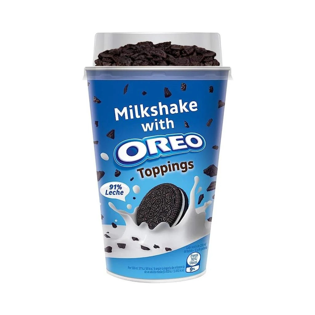 Oreo milkshake with toppings